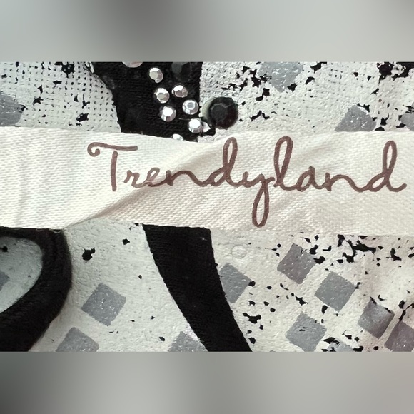 Top - Trendy Land - Picture 3 of 3